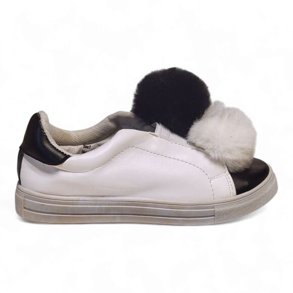 Olivia Miller Pom Pom Shoe, Woman's size 7, Black & White Slip-on, Pre-owned - Picture 2 of 10